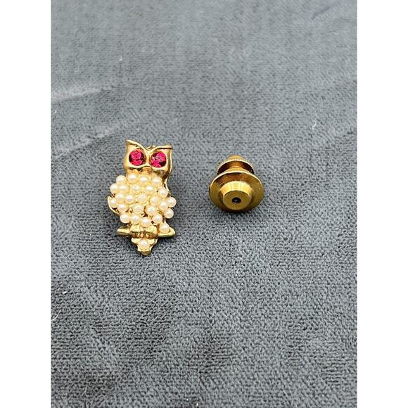 VTG Gold Tone Owl Brooch Pin Reds Glass Bead Eyes Pearl Bead Body Mini - Picture 2 of 4